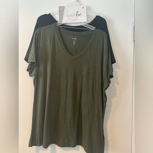BRAND NEW Army green and black V-neck t-shirt XL